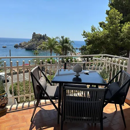 Frontemare Isola Bella By Holidays