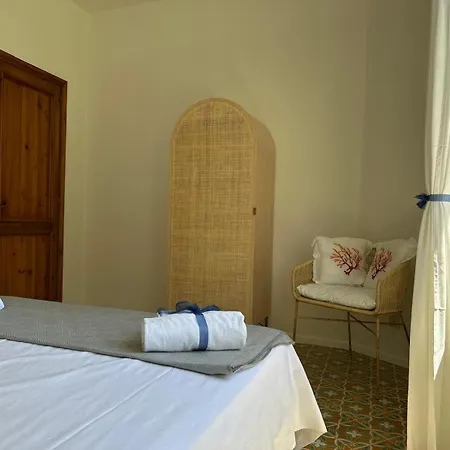 Frontemare & Marimare Isola Bella By Holidays Lägenhet *