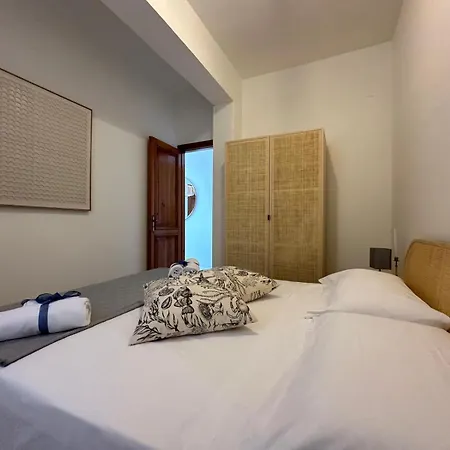 Frontemare & Marimare Isola Bella By Holidays