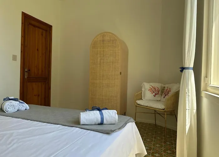 Frontemare & Marimare Isola Bella By Holidays 아파트 *